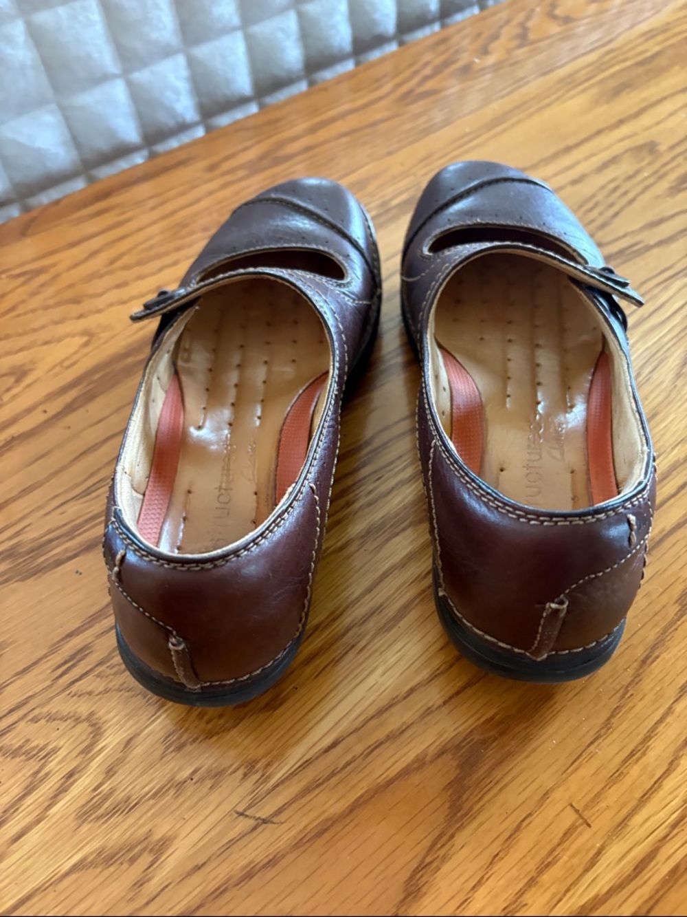Clarks Brown Leather Mary Jane Flats with Button Strap - Picture 4 of 8